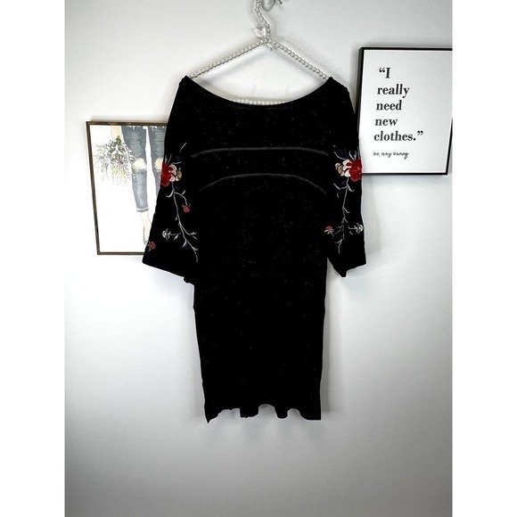 Free People Black Oversized Short Embroidered Sleeves Scoop Neck Tee SZ S - Picture 9 of 10